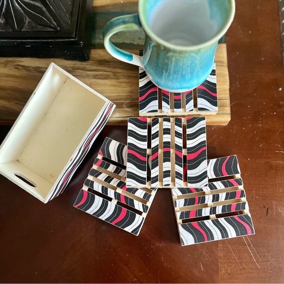 Mini Pallet & Crate Coaster Set red black waves print. 4 Coasters W/ Crate - Picture 6 of 6